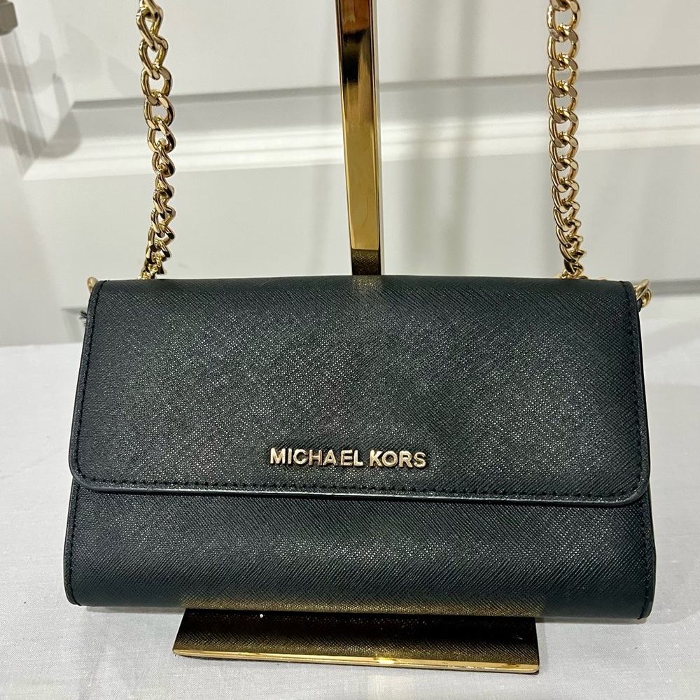 Women’s Michael Kors Jet Set Travel Saffiano Leather Chain
Wallet Black